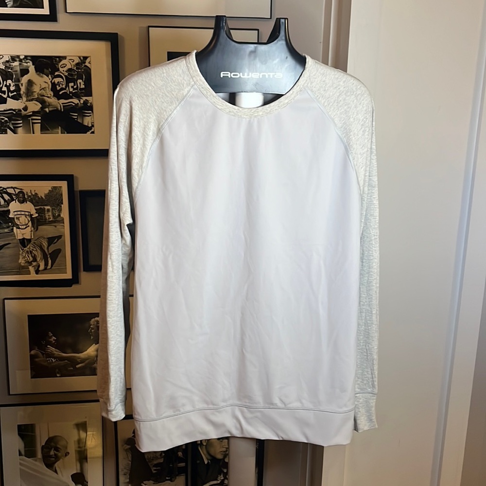 Lululemon Large White/Heathered Long Sleeve Baseball T